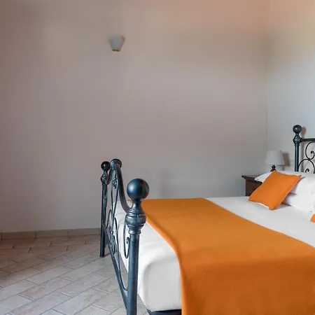 Serristori Aparthotel 3*