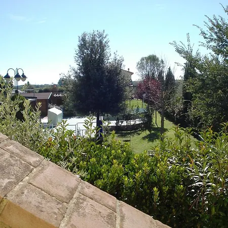 Serristori Aparthotel 3*