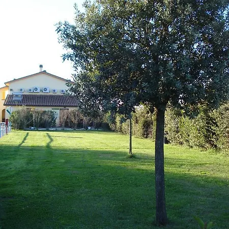 Serristori Aparthotel 3*